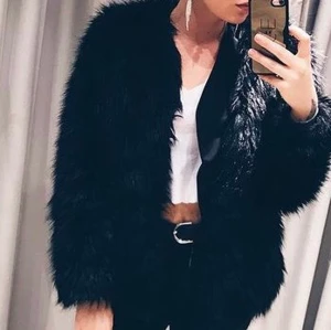 Chiquelle faux fur strl. S - Fluffig och fin faux fur jacka från Chiquelle. Måttligt använd men i väldigt fint skick.