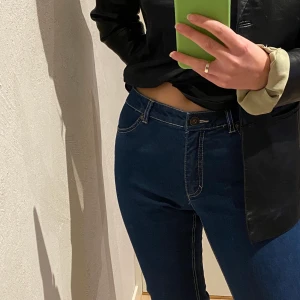 Jeans - Fina jeans i en lite smalare bootcut modell🥰 köpta på humana för nått år sen💙