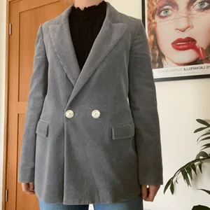 Manchesterkavaj från Zara - Skön och snygg kavaj från Zara! Skitsnygg till jeans!