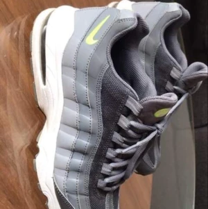 New Nike shoes  - Used maybe once, size 38