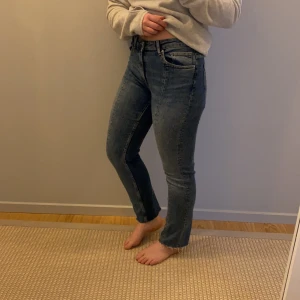 Jeans, storlek 38 - Storlek 38, använt några få gånger. Jeansen är i mycket bra skick. 