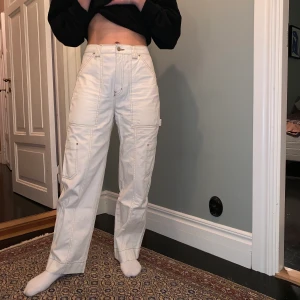 Byxor weekday  - Byxor från weekday i fint skick! Storlek 36. Kan mötas i malmö eller frakta!🧡