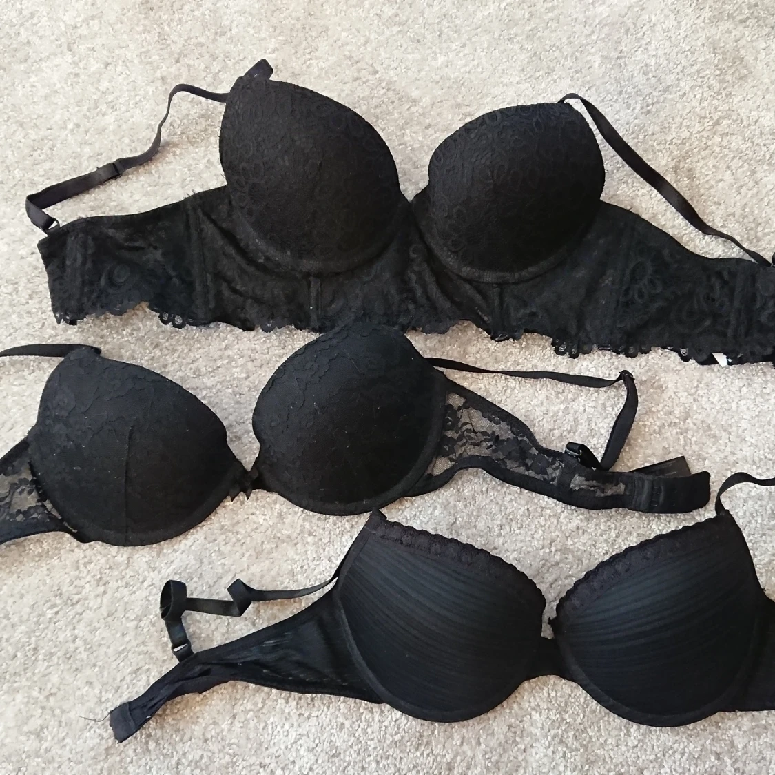 Svarta BH:ar