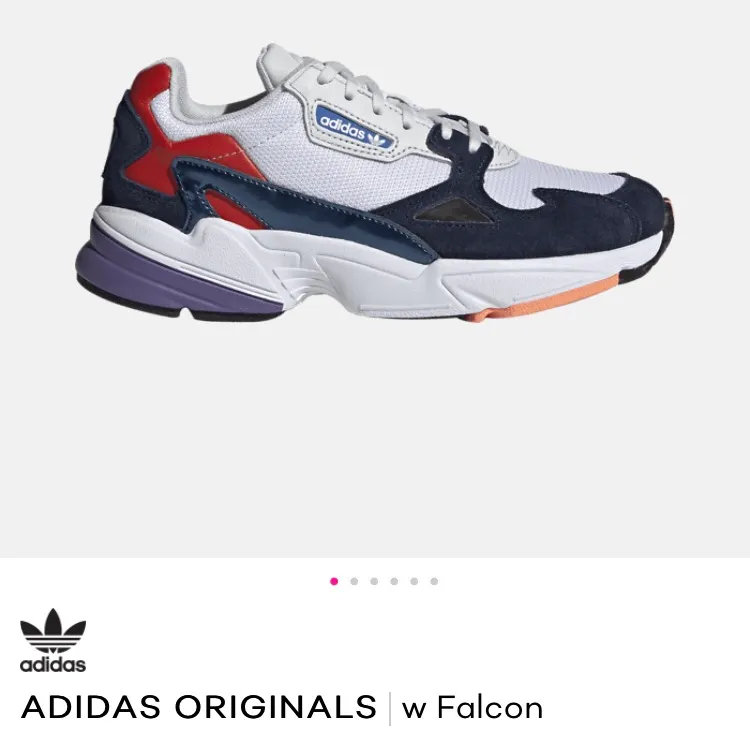 Adidasskor i modellen Falcon med massa färg. Tyvärr endast använda 5 gånger. Köpta för 900 kr. Frakt inkluderad i priset. Skor.