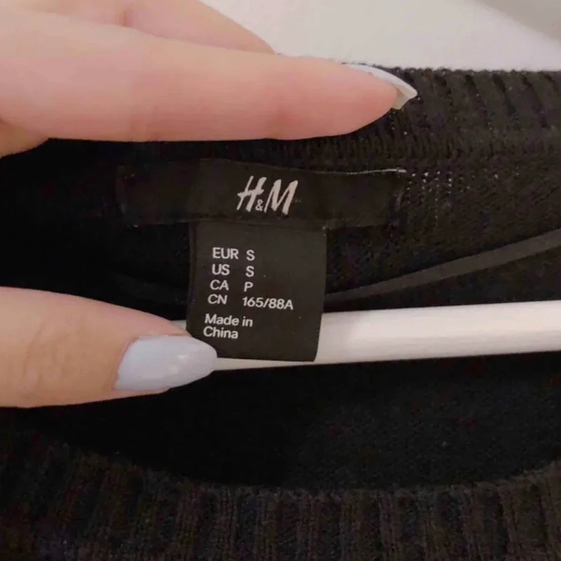 🖤 svart ruffle shoulder sweater 🖤 - 91