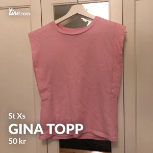 Topp från gina - Använd fåtal gånger, super söt nu till våren/sommaren! Frakt 22kr