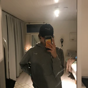 Hoodie - Grå Nike Hoodie, storlek: xs-s, precis som ny   