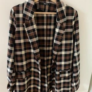 Gina Tricot kavaj  - Fin kavaj från Gina Tricot! Knappt använd! 