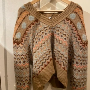 Stickad tröja  - Aldrig använd