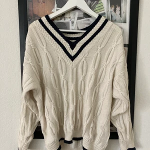 Stickad sjömanströja ⛵️ - Storlek M/L 50 kr!!!!! 🕺🏼 plus 64 kr frakt 📦 fin stickad tröja 🧶