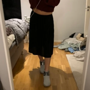 Kjol från veromoda  - Kjol med prislapp kvar från veromoda i storlek S 