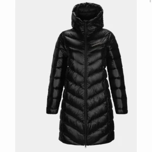  - Glansig dunjacka från Peak Performance som slutar på mitten av låren. Superfint skick pga använd fåtal gånger. Inköpt sent förra vintern. Nypris 4300. Skriv för fler bilder 😁 Köparen står för frakt. 