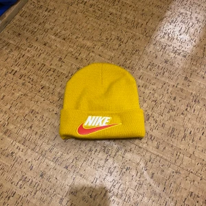 Nike x Supreme Beanie - Finns i Stockholm 