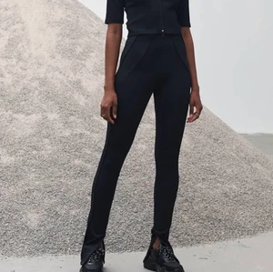 Gina tricot x nicki studios - Storlek S . Endast Testade , tags kvar . Nypris 399kr. Slutsålda . Gina Tricot samarbete med Nicki Studios 