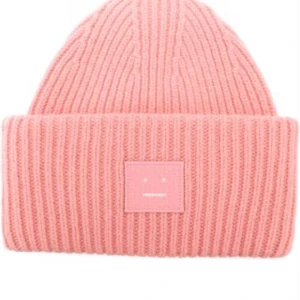 Acne mössa - Säljer nu min älskade acne mössa då jag vill köpa en ny färg.