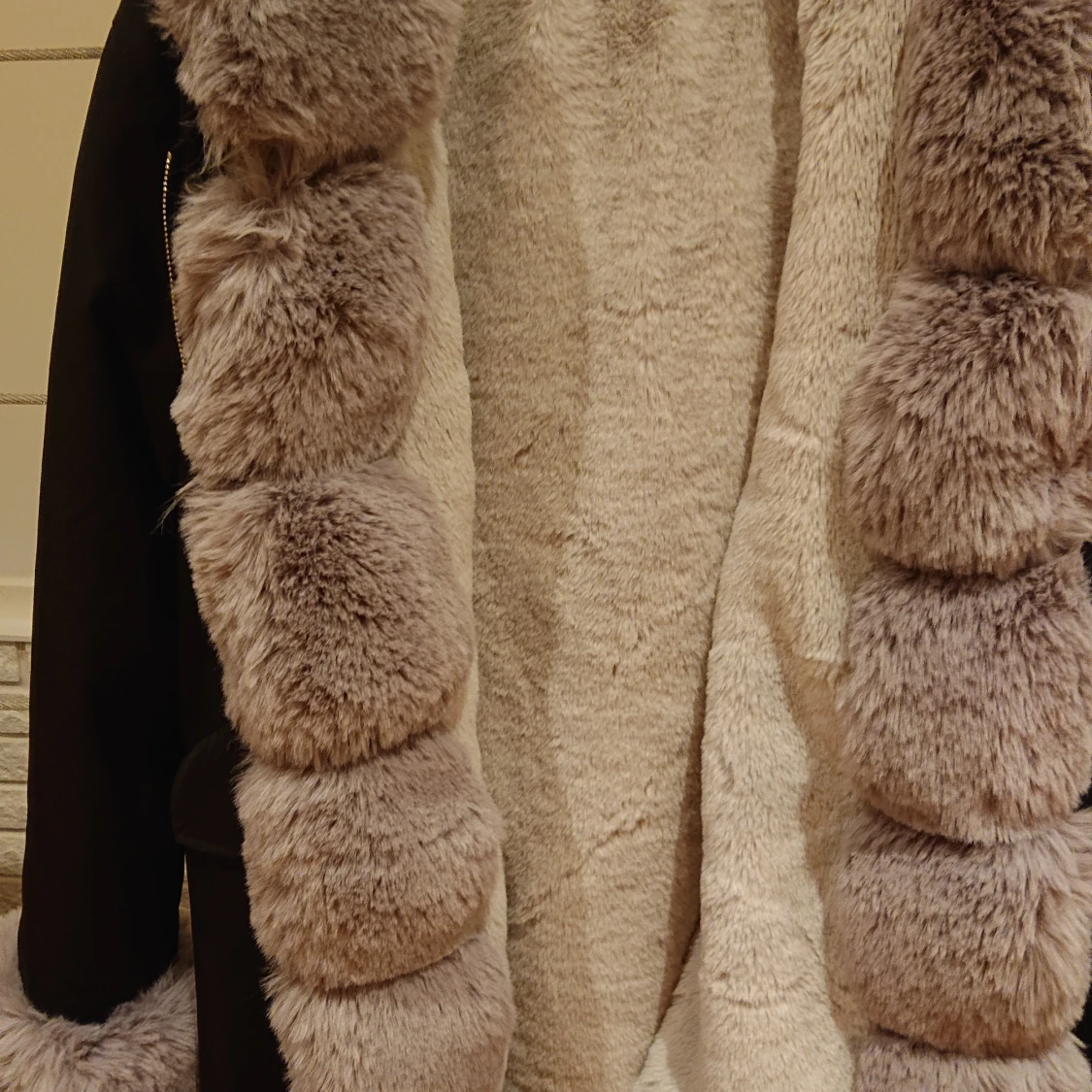 Svart Parkas med grå fuskpäls från garoff - 91