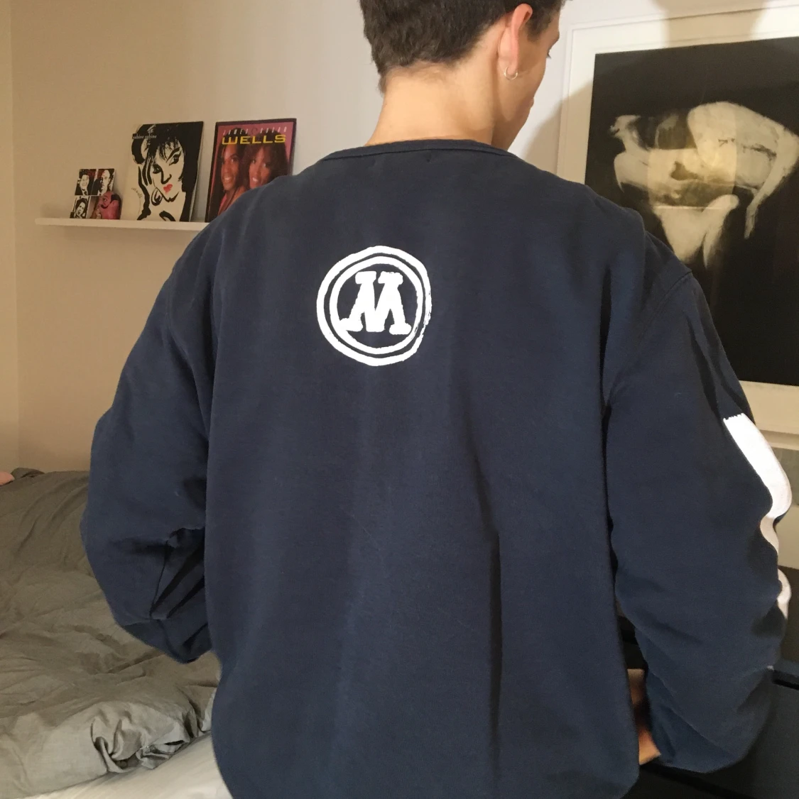 Mörkblå sweatshirt