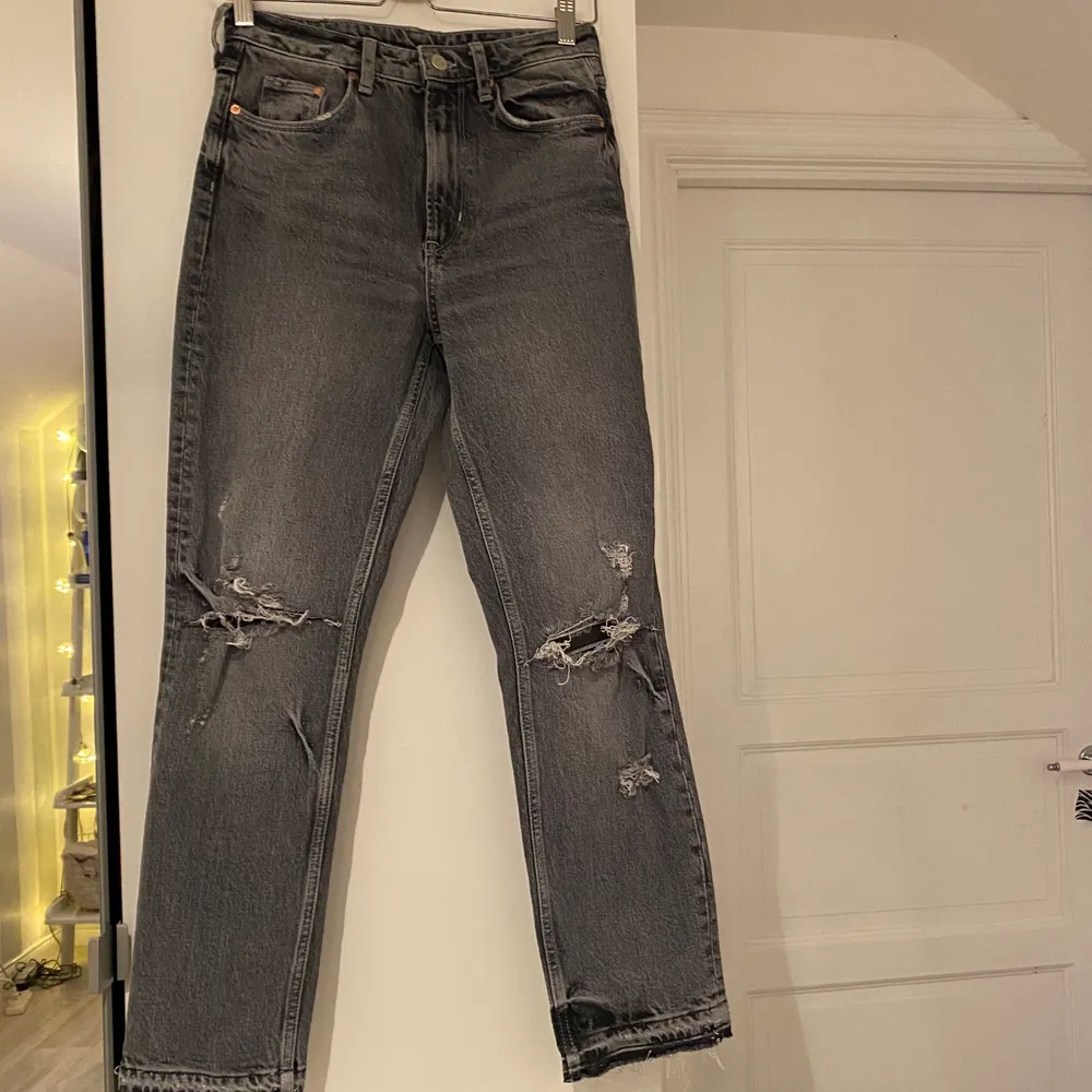 Vintage slim high waisted jeans från hm🤍. Jeans & Byxor.