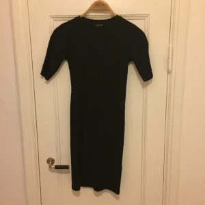  - Ribbad klänning från Topshop. Använd kanske 3 gånger så den är i prima skick!