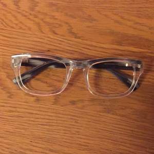 GANT glasögonbågar i superfint skick! Går att sätta i valfritt glas hos optiker.