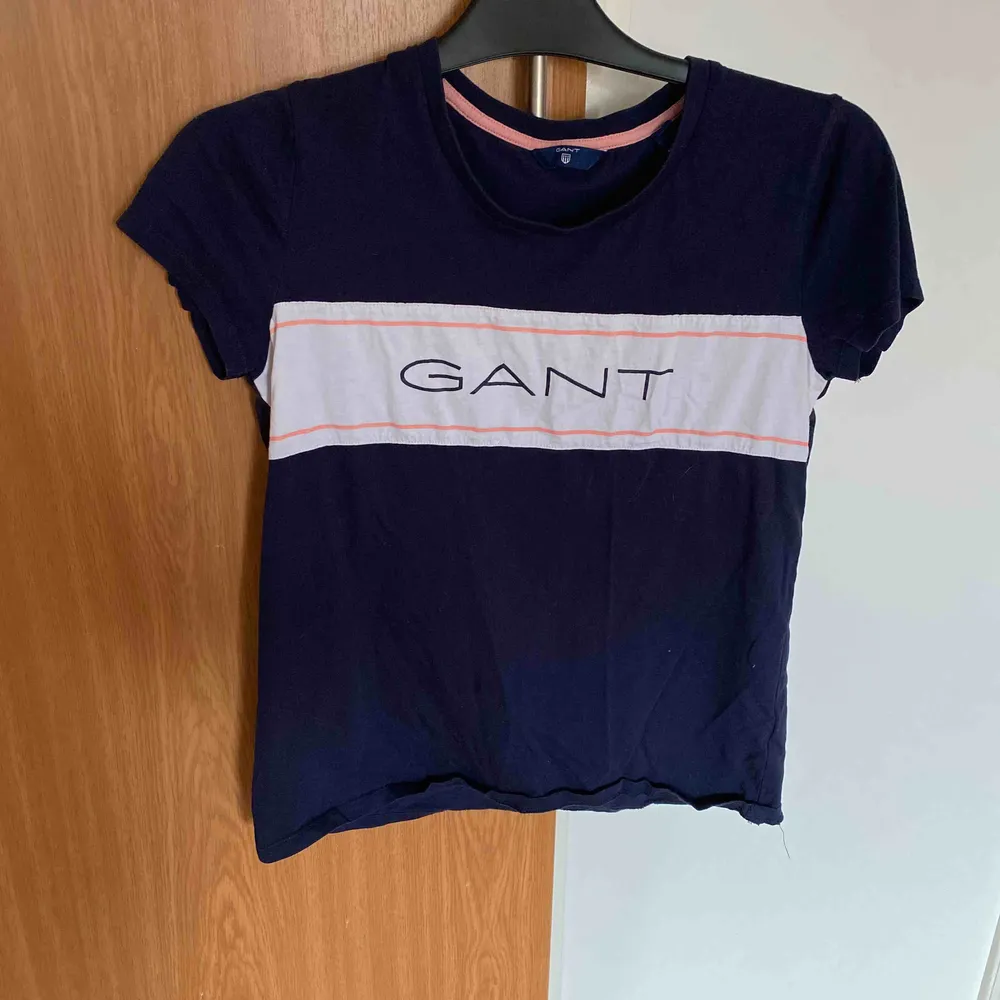En jätte snygg Gant tröja. Men kan tyvärr inte ha den längre. Möts bara upp⭐️. Skjortor.