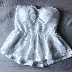  - Vit spetstopp i fint skick 🤍