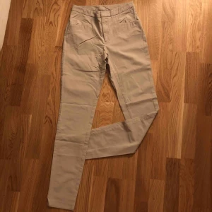  - Tiger of Sweden byxor. Stretchiga.