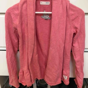  - Jättesnygg kosta från Odd Molly, storlek 1. I jättefint skick.  Skickas mot fraktkostnad på 59kr 