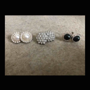  - fina öronhängen, 30kr /paret där frakten ingår! 