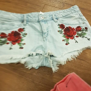 Short  - Small and medium Jean's for summer.