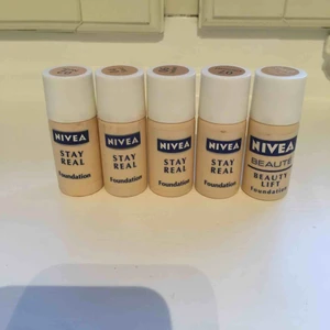 Foundation nivea - Mer än hälften men inte helt fyllda. 3 för 12 kr.        Nr 04,06 och 060 är borta