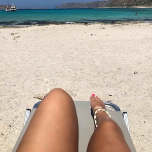  - Super snyggt fotlänk! Köpt i Grekland och är gjort utav äkta snäckor. 100kr ink frakt 