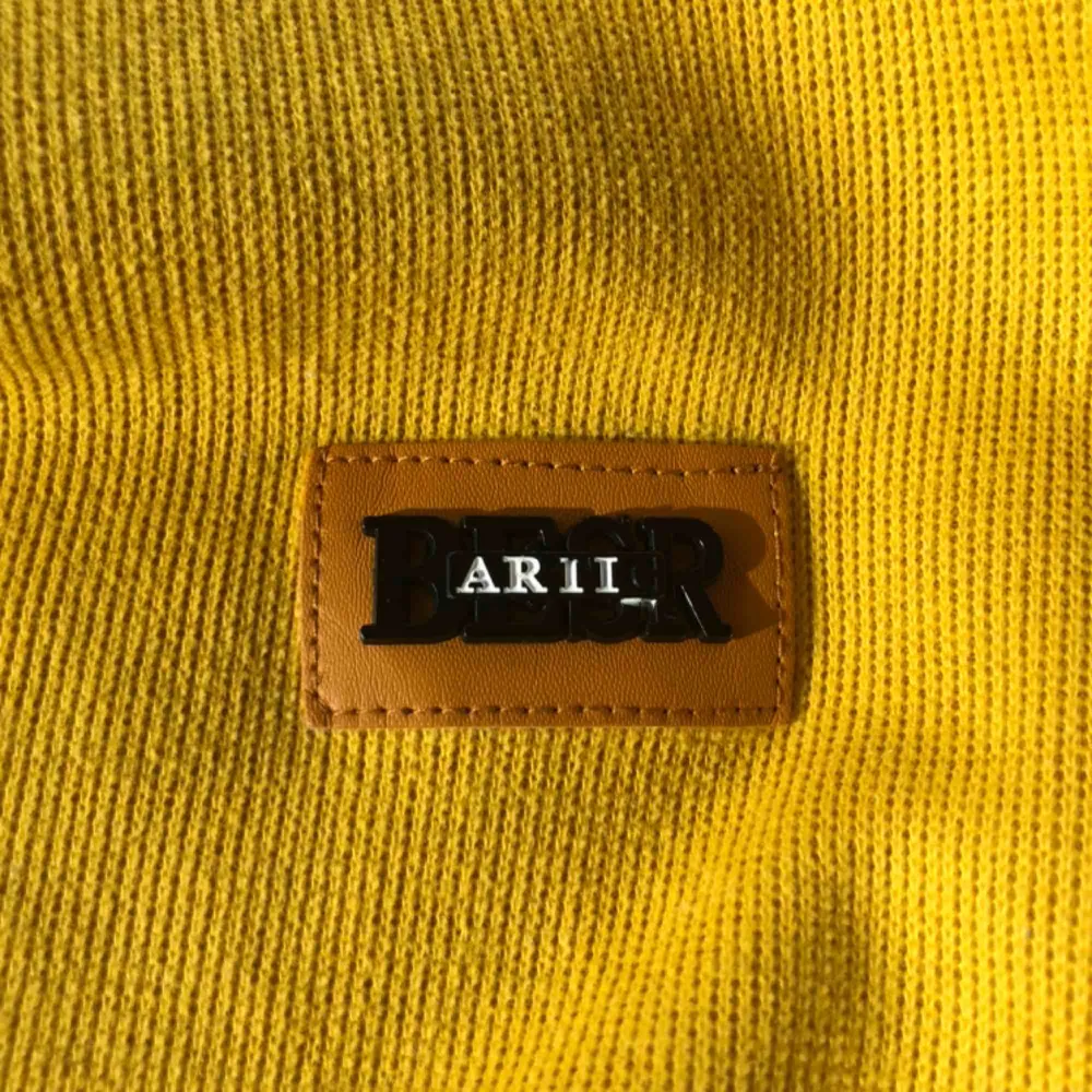 Superfin gul tröja säljes pga kommer tyvärr inte till användning :( 🌼🌼70kr + frakt!🌼🌼. Tröjor & Koftor.
