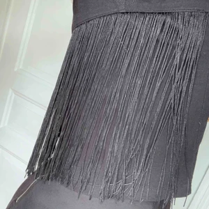  - Cool tröja med fransar från Monki! Köpt för några år sedan men endast använd ett fåtal gånger. Supersnygg till både kjol och jeans! 