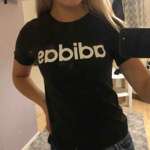  - En adidas T-shirt i väldigt bra skick! 