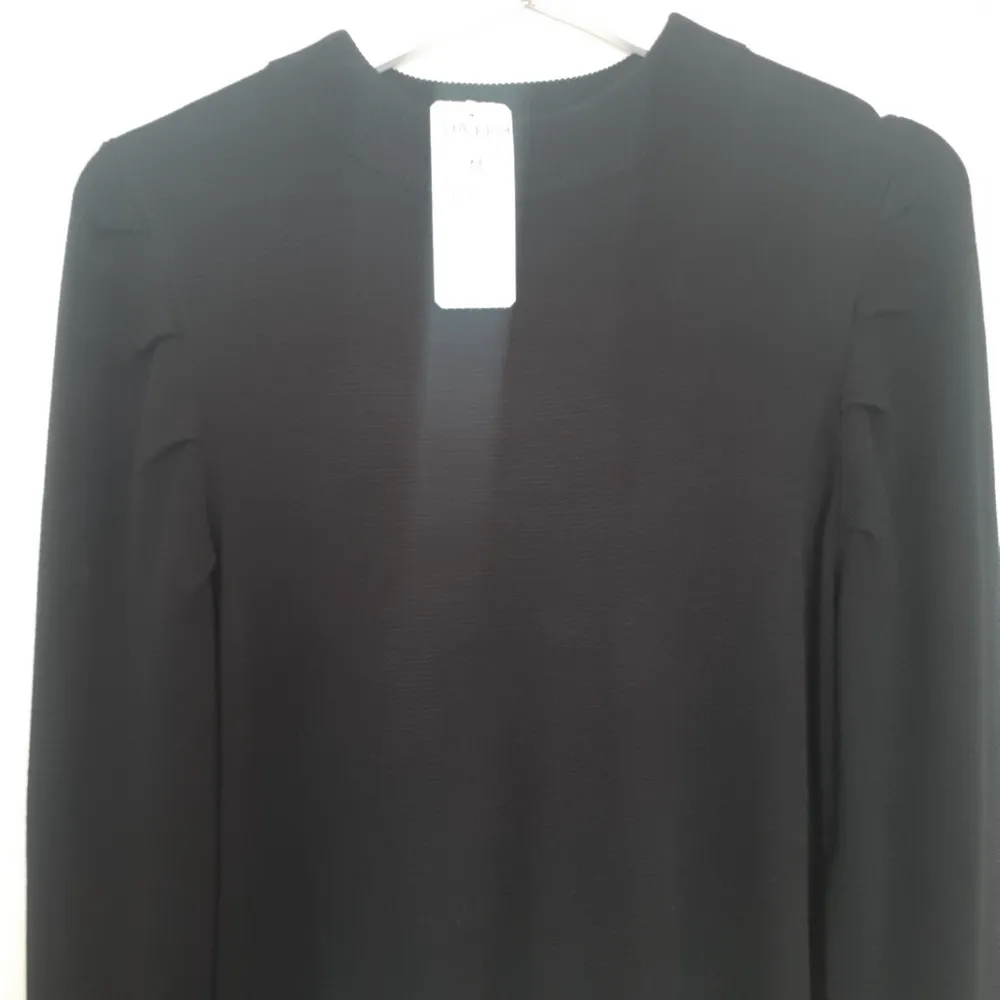 Fin stickat tröja från Kappahl i färgen svart prislappen är på den är inte använd bara provat hemma en gång. . Tröjor & Koftor.