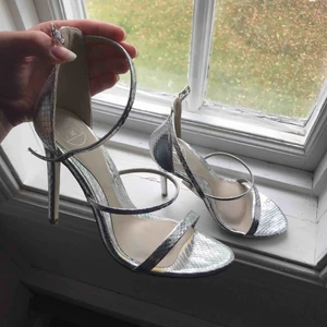  - Skitsnygga klackar som jag aldrig använt. Strl 37 från missguided