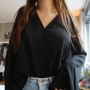  - blus från Ginatricot. som ny! 80 kr inklusive frakt. 