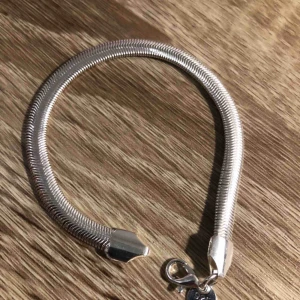  - Silver 925 armband, aldrig använd, kan postas för 9kr