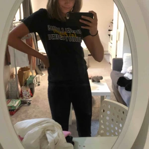  - Snygg tröja från gina tricot, köpare står för frakt, pris kan diskuteras. Kolla in min profil för mer