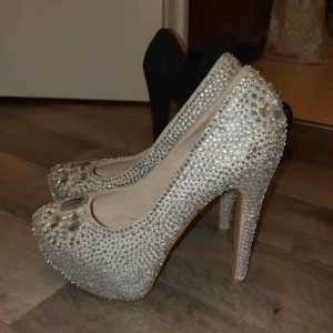  - Festskor fint skick. 