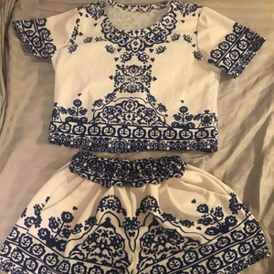  - Tröja och shorts set, knappt använt. Kan mötas upp i kungsbacka/göteborg annars tillkommer frakt 