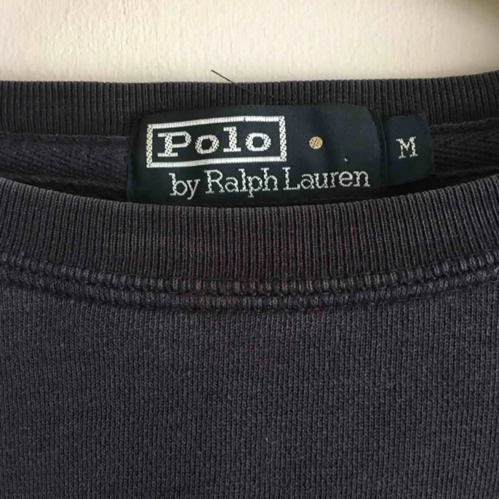 Ralph Lauren sweatshirt köpt på Beyond Retro . Hoodies.