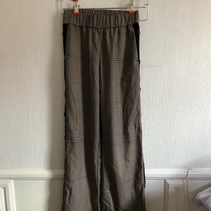  - Byxor från monki. Använda 1 gång