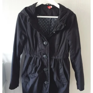  - Höst/Vårjacka från H&M  Fint skick! 