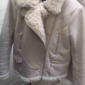  - Zara mocka jacka från förra året! Storlek m! Inga hål eller defekter ! 