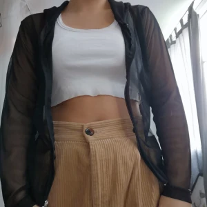  - Mesh zip-up  Köparen står för frakt! 