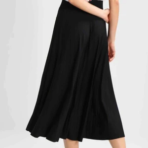 plisserad kjol - Plisserad maxikjol köpt på Zalando, använd 2 gånger