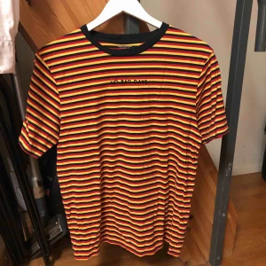  - T-shirt från Urban Outfitters. Knappast använd och är i väldigt fint skick. 