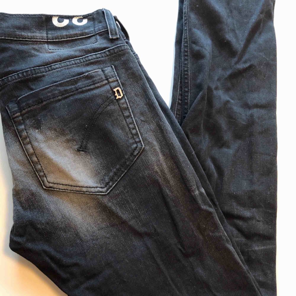 Dondup jeans nyskick använda 1 gång modell George . Jeans & Byxor.